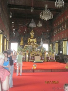 Обзорная по Бангкоку. Внутри храма. 