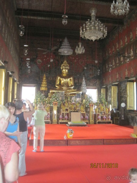 Обзорная по Бангкоку. Внутри храма. 