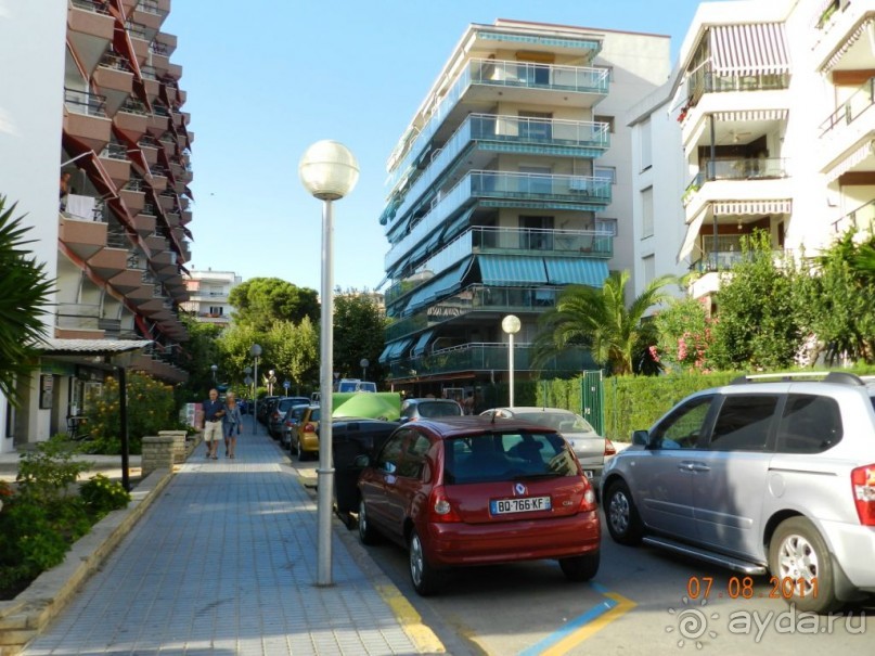 улочка от пляжа к отелю Da Vinchi