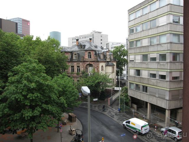 Вид из окна номера 207 в Le Meridien Park Hotel, FFM