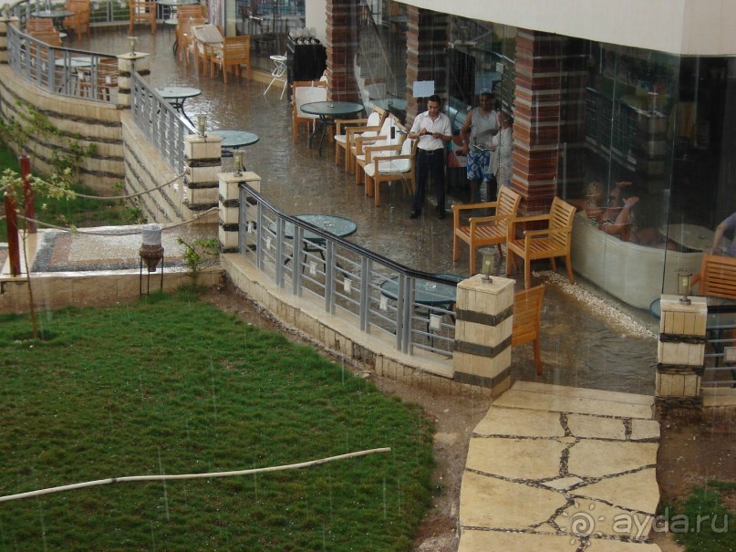 Четвертая звезда этого отеля, самая яркая, увы в небе!