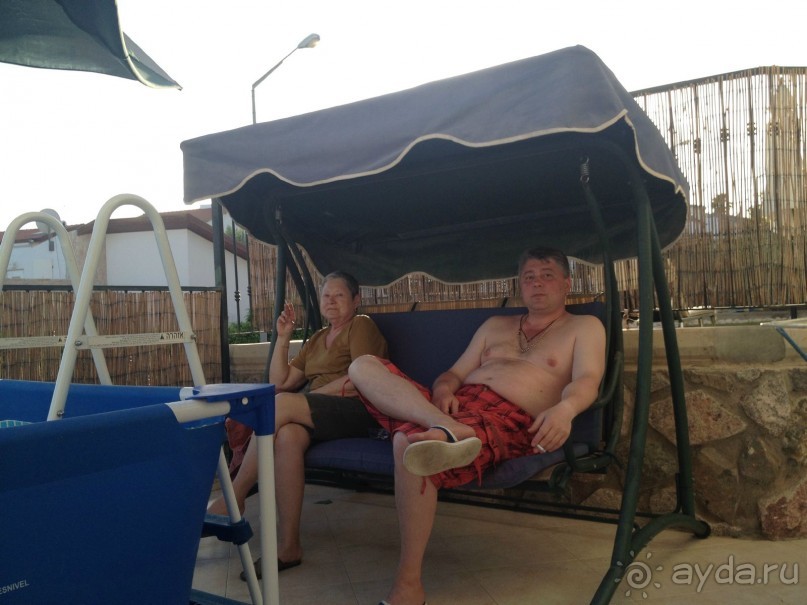 Перекурчик у бассейна