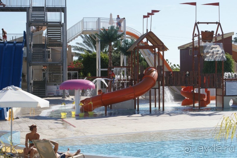 неплохой отель со своим аквапарком и прекрасной едой