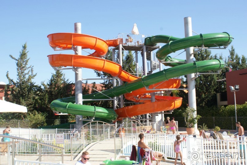 неплохой отель со своим аквапарком и прекрасной едой