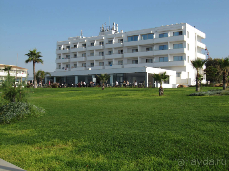 Хороший отель на берегу Средиземного моря