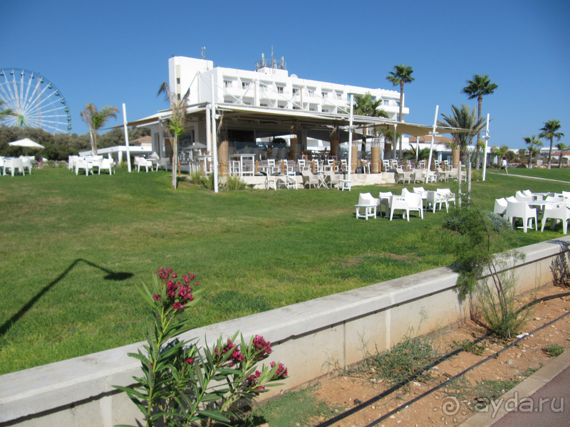 Хороший отель на берегу Средиземного моря