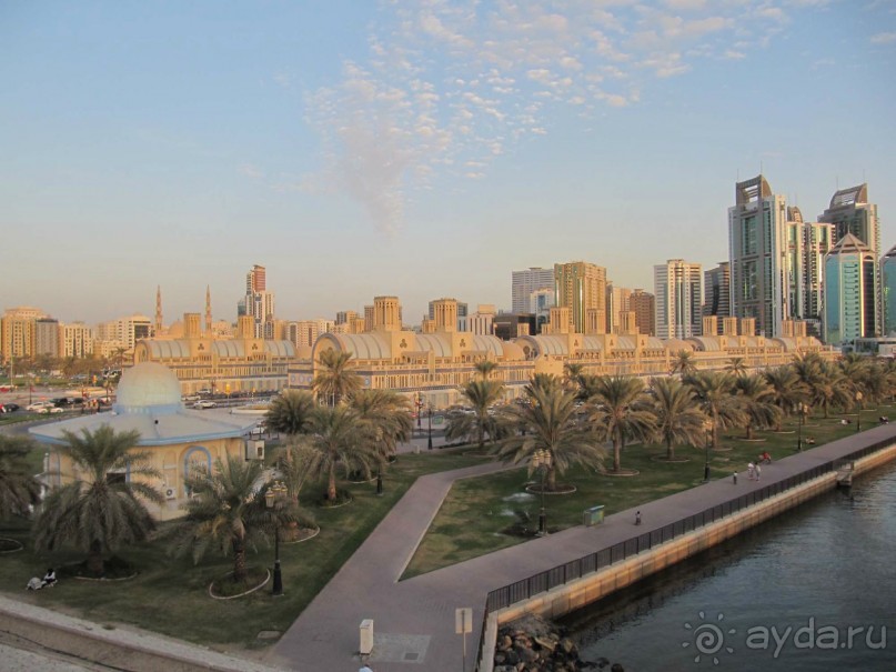 "Паровозики" - вид с моста через лагуну к пляжу