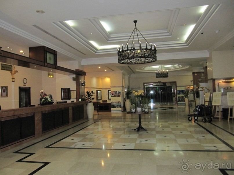 фото Holiday International Sharjah Hotel