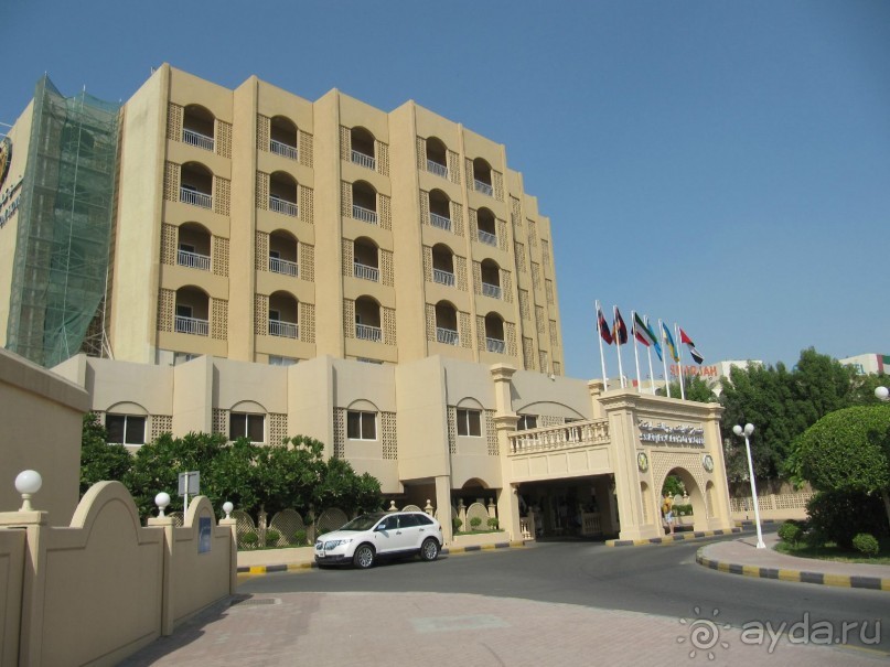 фото Holiday International Sharjah Hotel