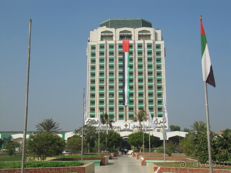 фото Holiday International Sharjah Hotel
