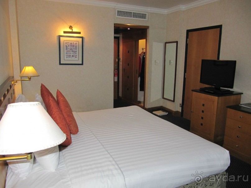 фото Holiday International Sharjah Hotel