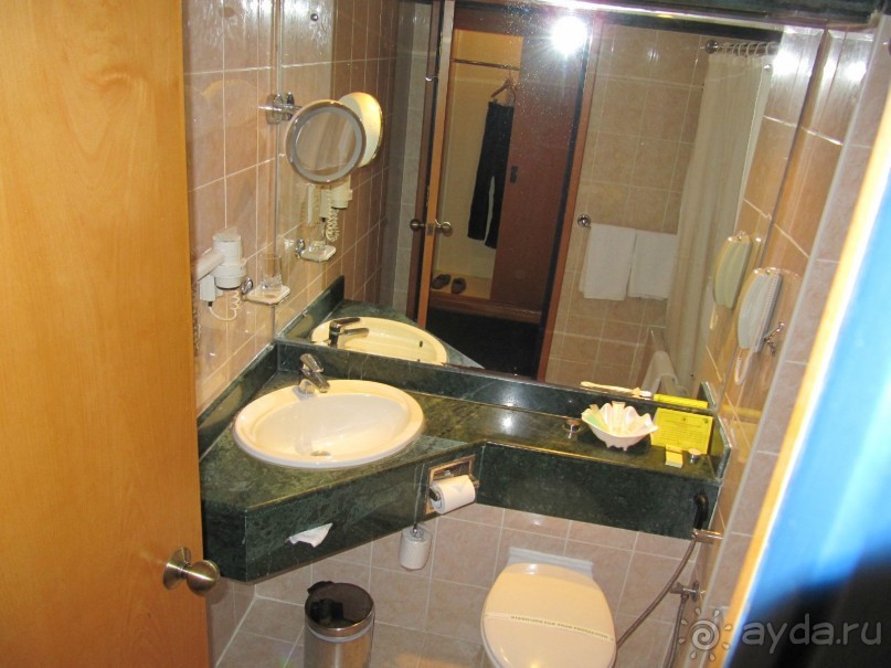 фото Holiday International Sharjah Hotel