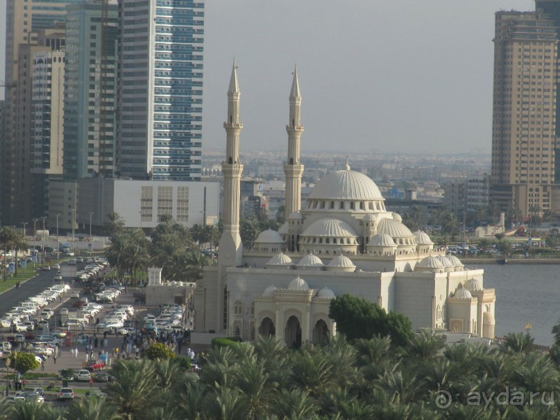 фото Holiday International Sharjah Hotel