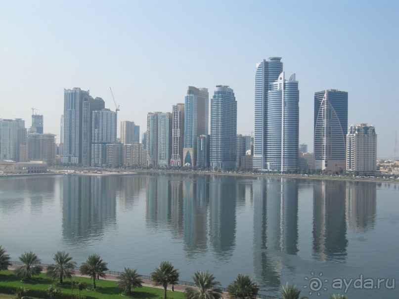 фото Holiday International Sharjah Hotel