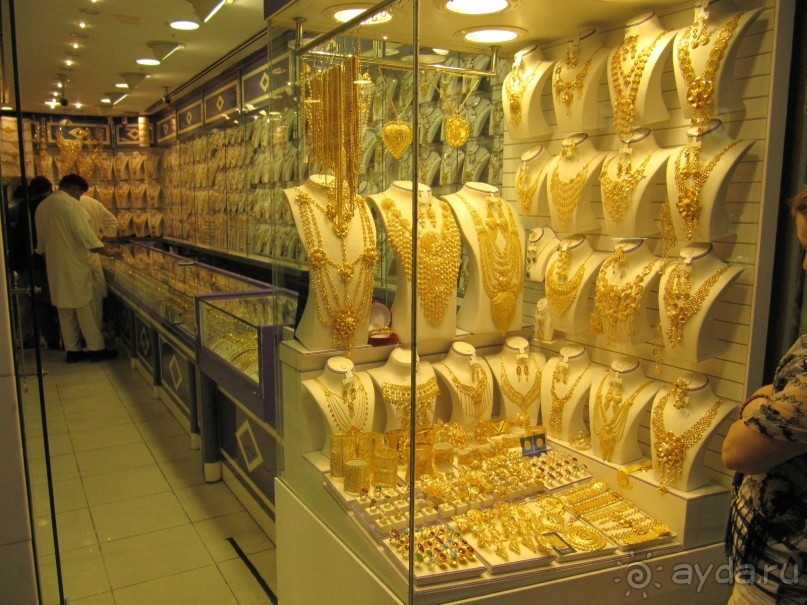 фото Holiday International Sharjah Hotel