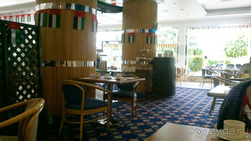 фото Holiday International Sharjah Hotel