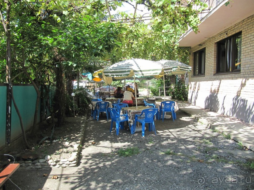 Кафе на территории гостиницы.