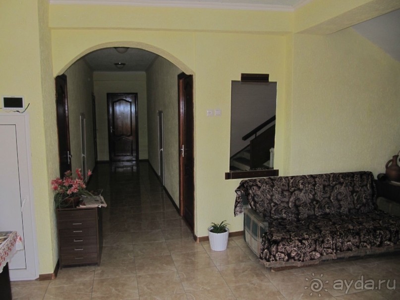 Холл гостиницы.