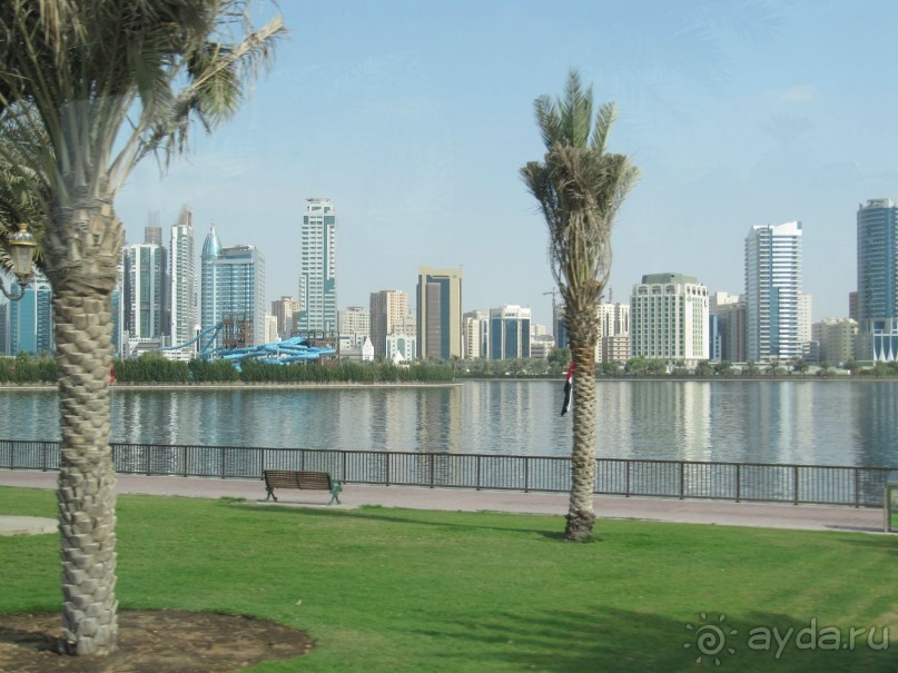 фото Holiday International Sharjah Hotel