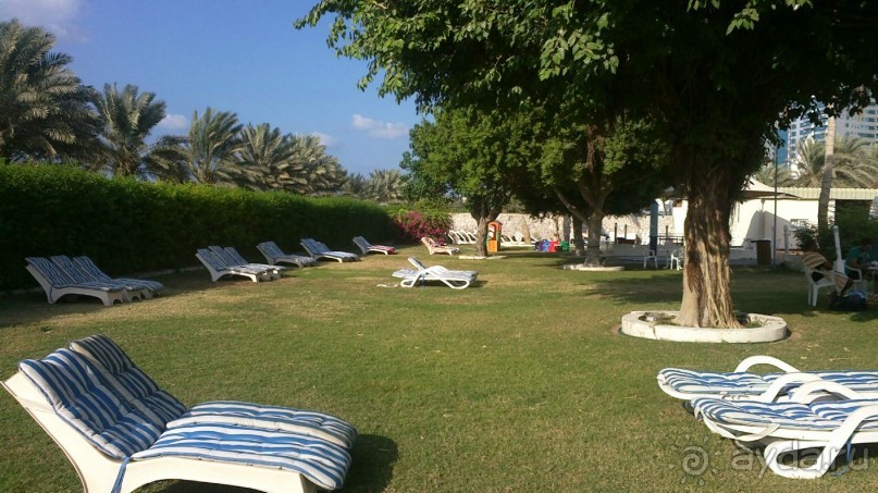 фото Holiday International Sharjah Hotel