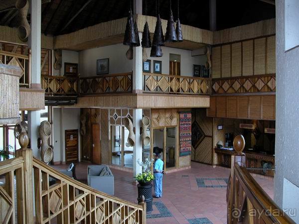 Возле ресторана