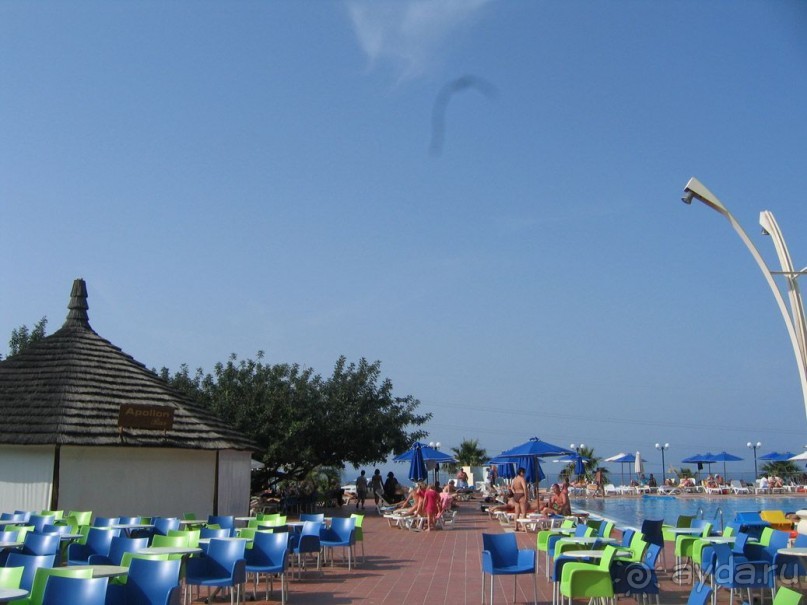 Отель с большой красивой территорией и хорошей детской политикой