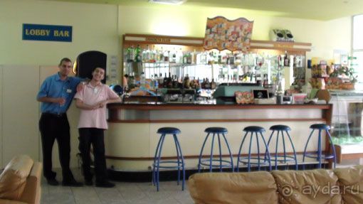 Большой шумный отель