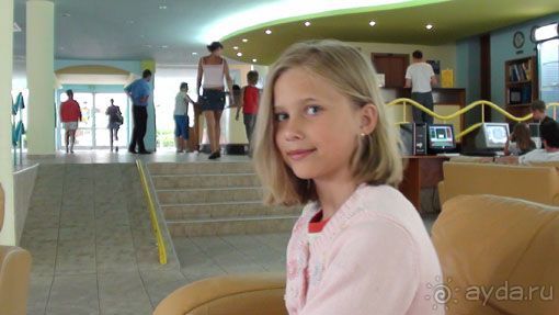 Большой шумный отель