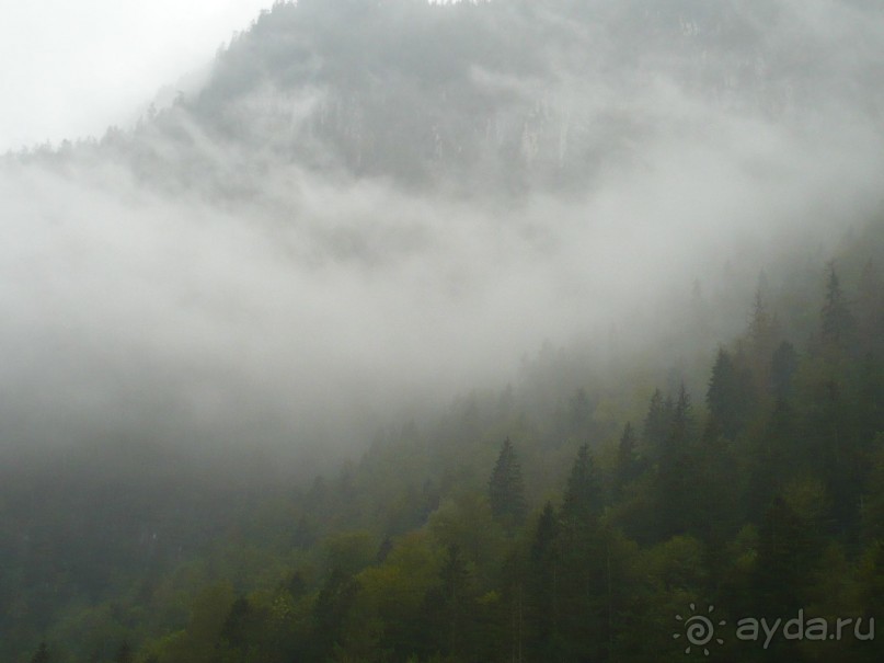 Туман лежит на вершинах.