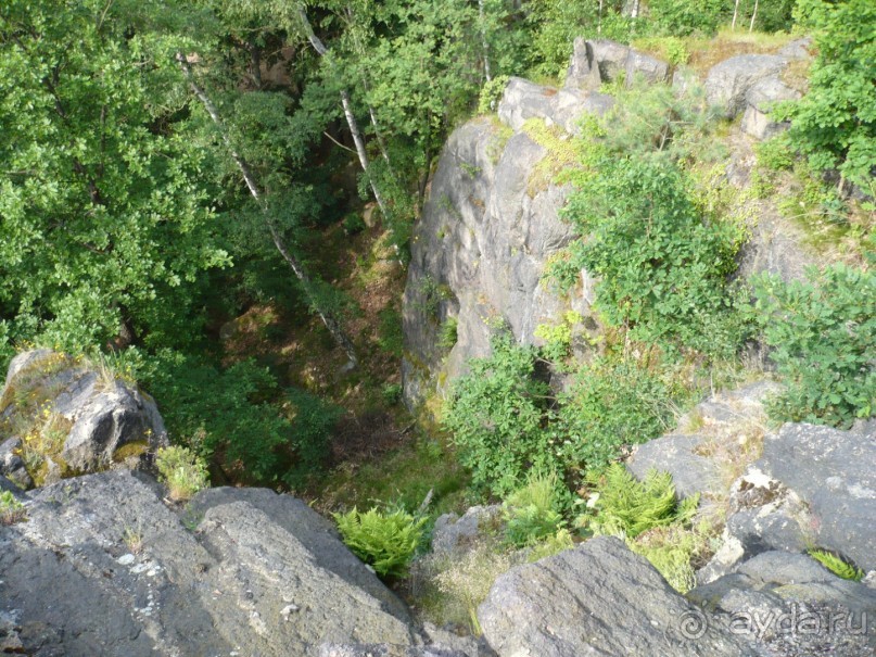 Если посмотреть из беседки вниз