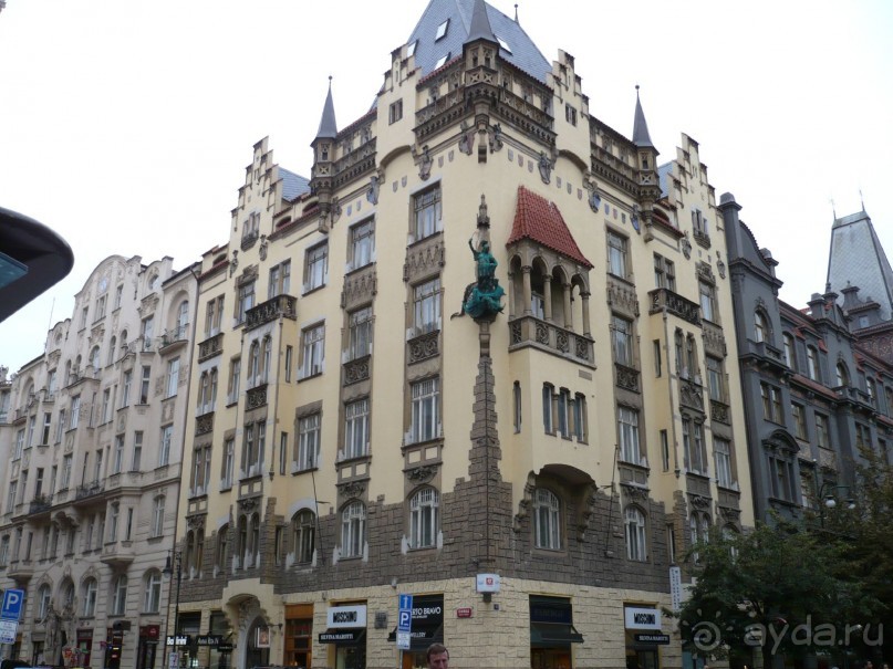 В Праге на каждом шагу поджидают неожиданности. Все здания, улицы, сооружения просто безупречны. 