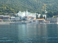 Уже видны чисто русские «луковки» церковных куполов.