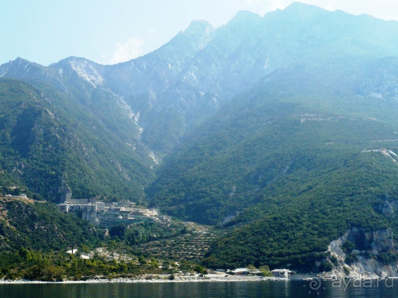 Апофеоз нашего путешествия: перед нами три вершины Св.Афона, а под ними монастырь Св.Павла