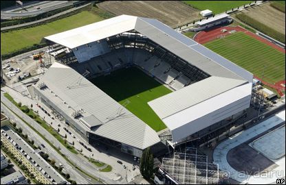 Тот самый стадион в Инсбруке, который я не успела сфотографировать при ночном освещении. Фото из Интернета. Ночного не нашла.