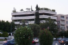 Сады на крыше обыкновенного жилого дома.