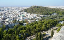 Тот самый холм Муз, с которого мы смотрели на светящийся Акрополь