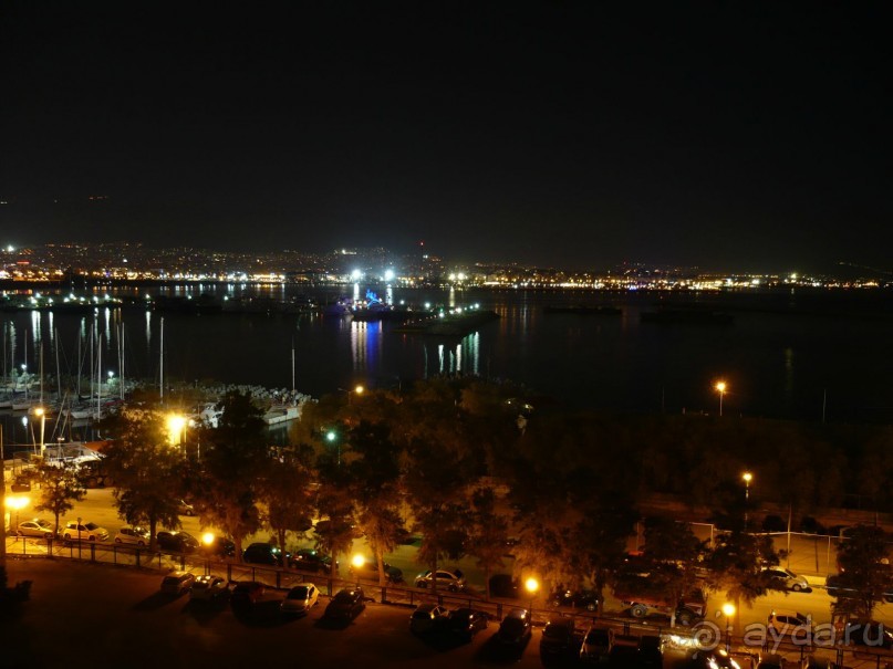 Вид на ночную бухту