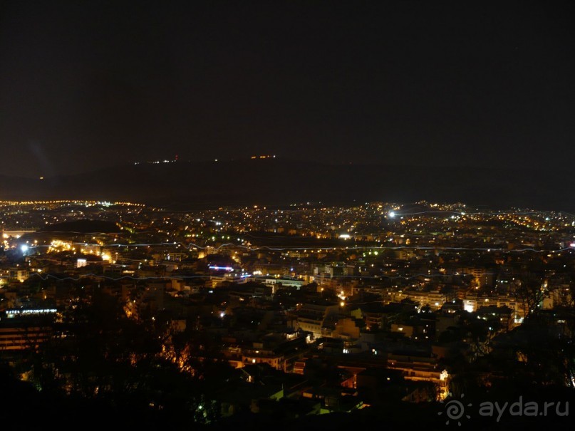 Вид на ночные Афины с холма Муз.