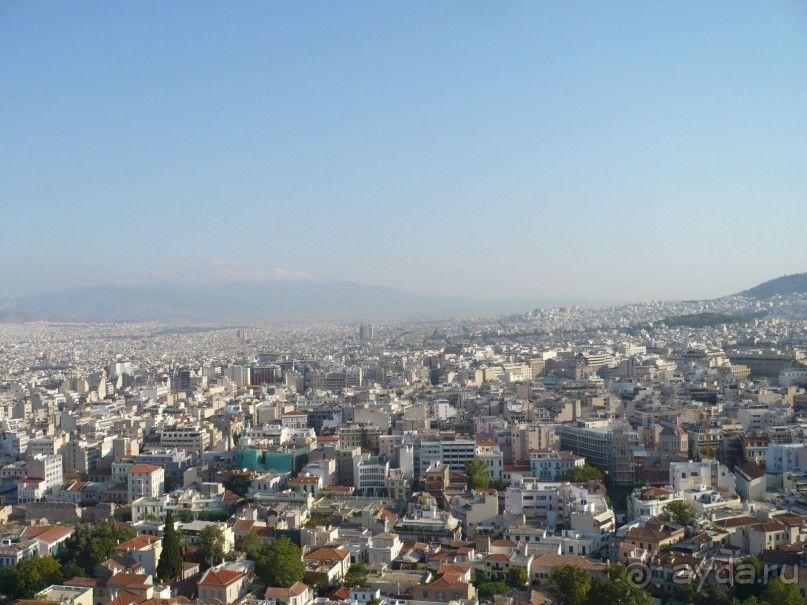 Город занимает огромную площадь в 412 кв.км. Бескрайний. 