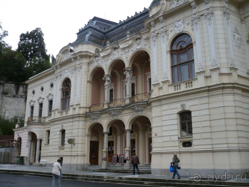 Здание оперного театра.