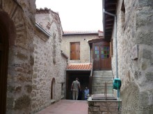 Это мы уже на скале в монастыре