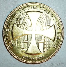 В храме стоят автоматы, где за 2 евро можно купить памятную медаль. Что я и сделала.