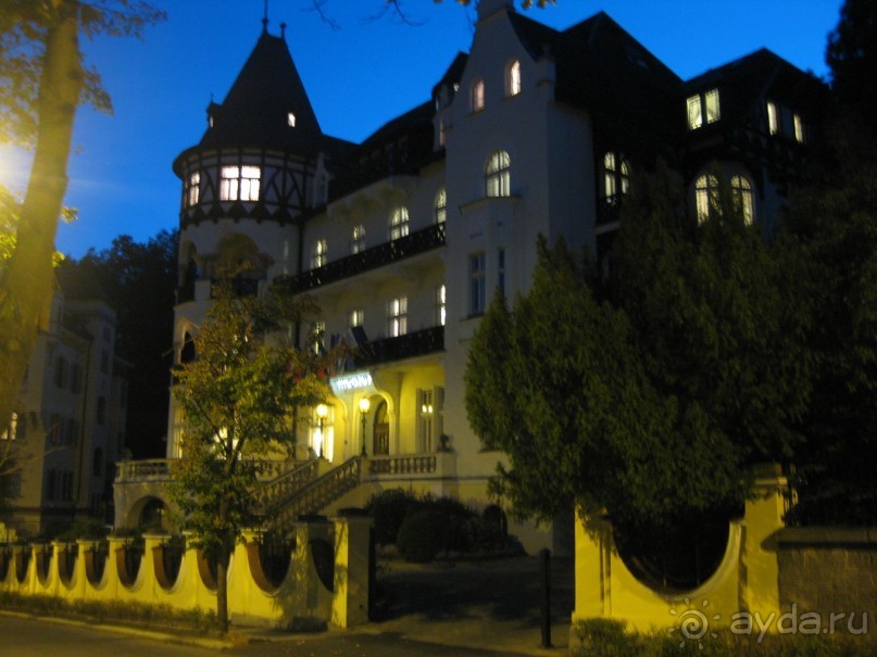 Отель Троцнов в районе Вест-Энд. 