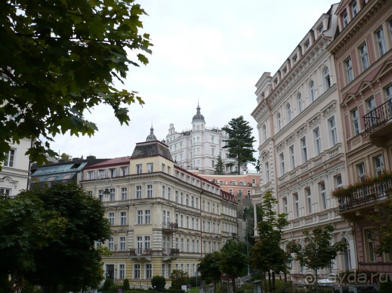 Вид с улицы Садовой на отель Бристоль в Вест-Энде