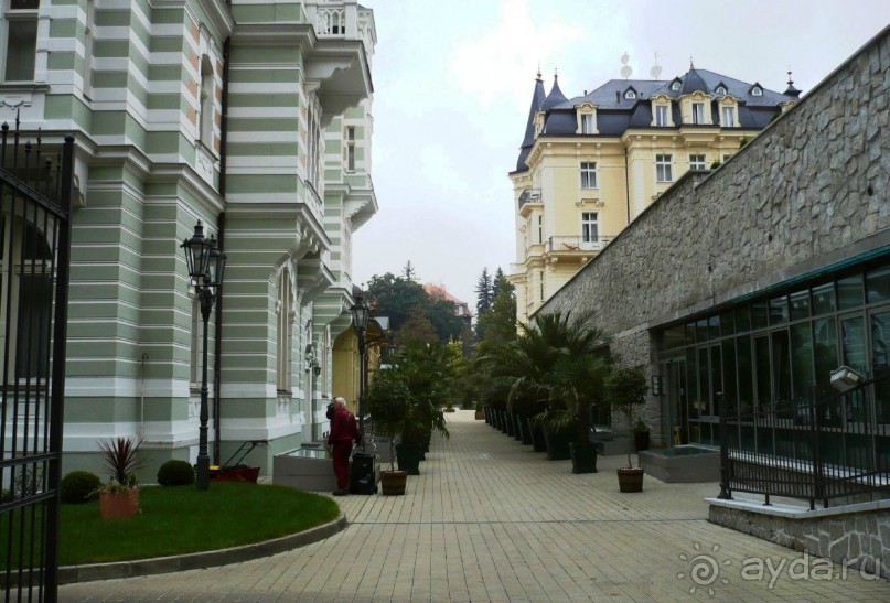 Вид справа от Савоя.