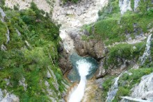 Вид с моста на водопад