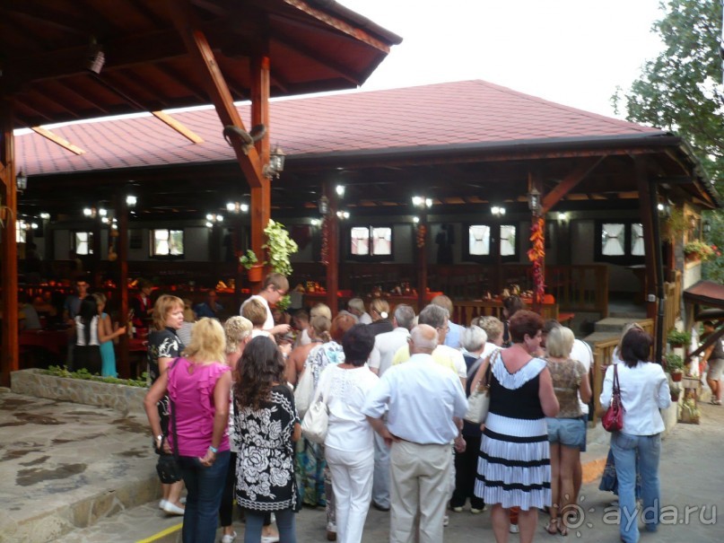  Мы дружной толпой не заставили себя долго ждать.