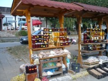 Горная деревушка с дарами природы - медом, вареньем из инжира и роз.