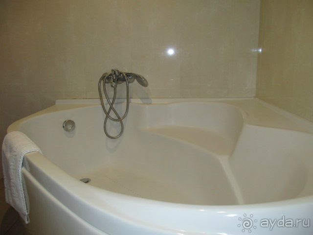 Прошу обратить внимание на то, что отель имеет статус 4 звезды!