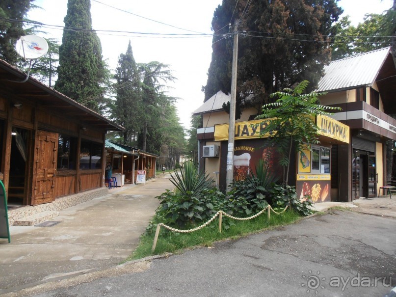 городская улочка Пицунды рядом с отелем Ирэн